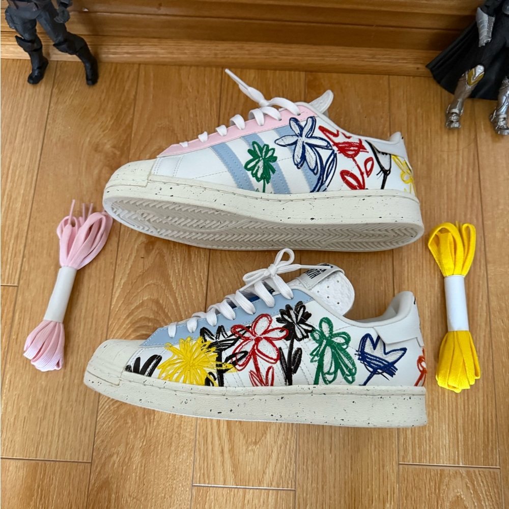 Adidas Superstar - Picture 4 of 6